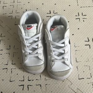 Nike kids mid 77” sneaker. Like new, size 8